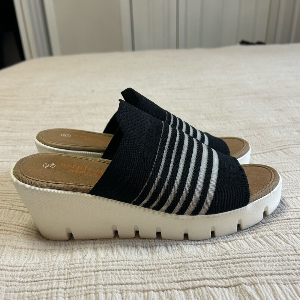 Bernie Mev. Venti Wedge Sandals Sz 37